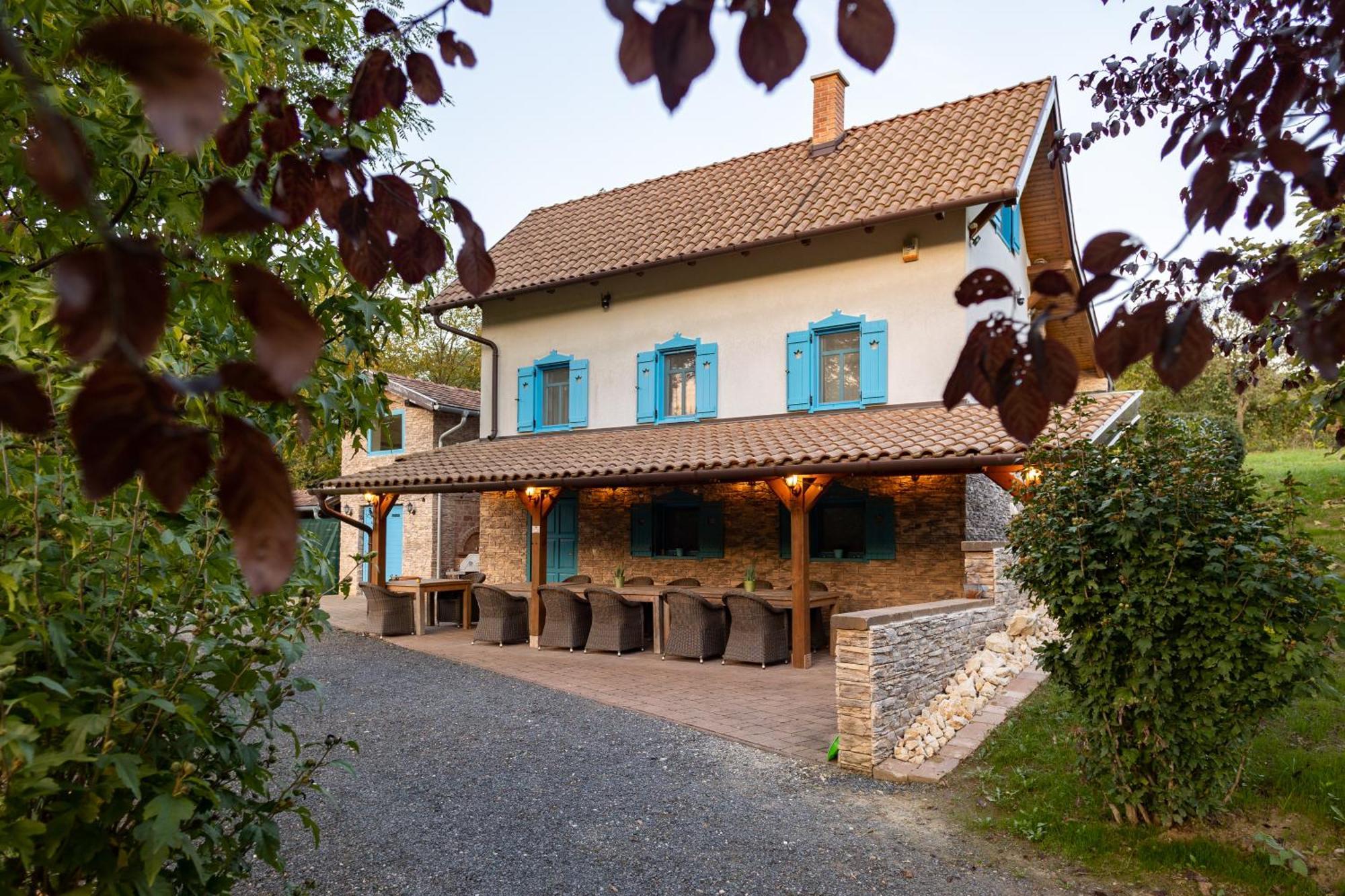 Feszek Villa Zalaegerszeg Luaran gambar
